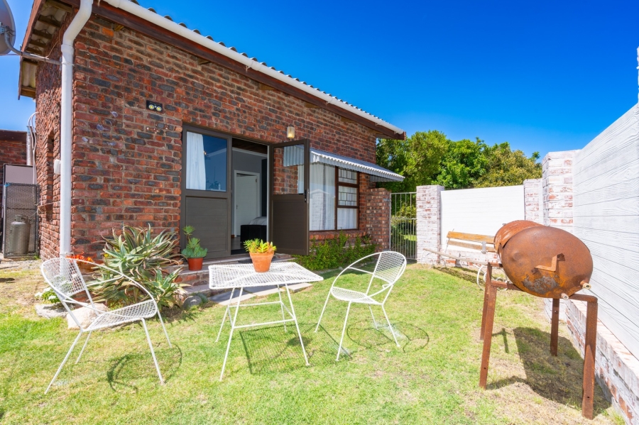 4 Bedroom Property for Sale in Middedorp Western Cape